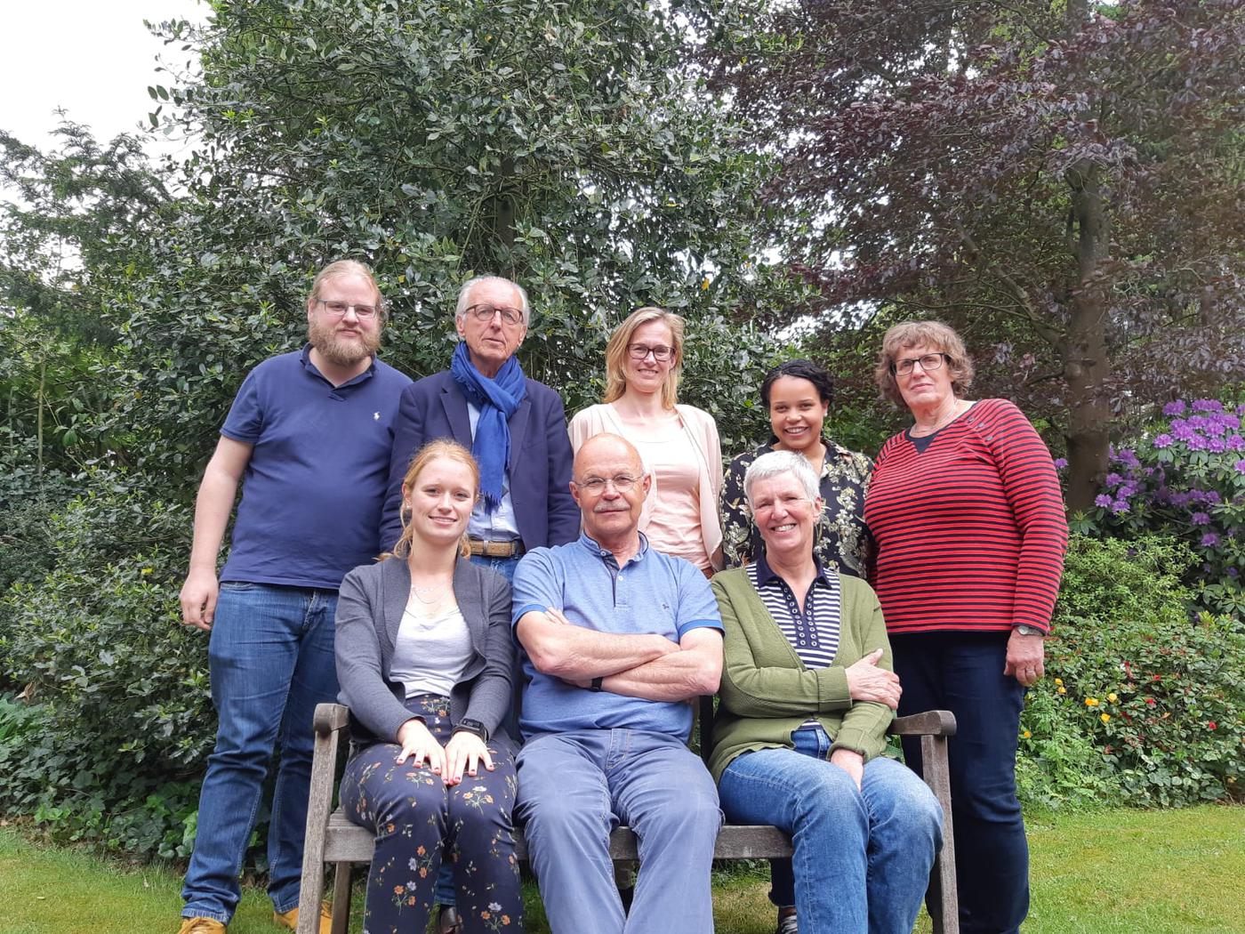 Bestuursfoto2019.jpg